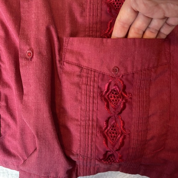 CHIC ELEGANT Guyabera short sleeve button down shirt- MAROON-pockets & pleats - Picture 9 of 11